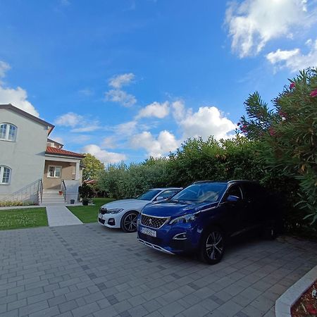 Apartman Ika אומאג מראה חיצוני תמונה